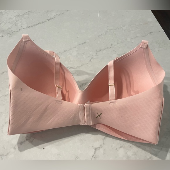 Knix Wingwoman Bra - Picture 2 of 3